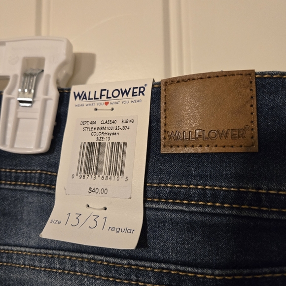 Ultra Fit Skinny Jeans - Picture 5 of 7